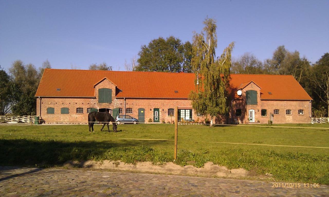 Gutshaus Alt-Jargenow Apartment Alt Jargenow Bagian luar foto